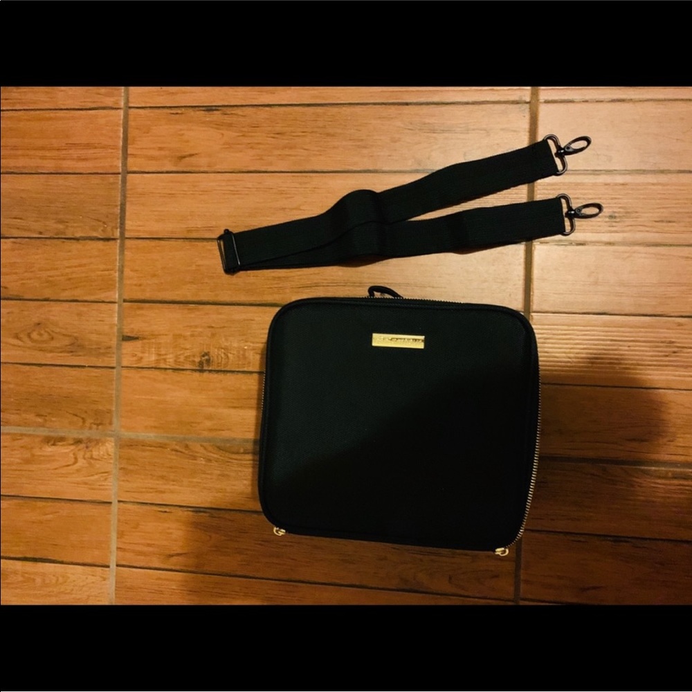 Cosmetic case - Picture 2 of 6